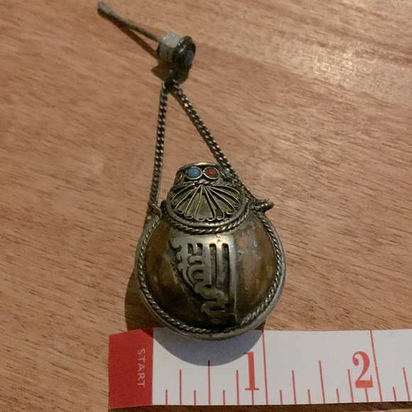 Vintage Snuff Perfume Pendant With Eastern Coins On Both Sides Gemstone Inlayed - Picture 4 of 5